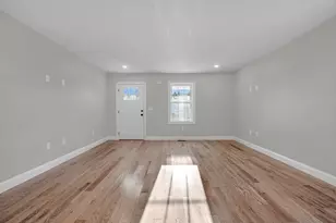 22 New York St, Worcester, MA 01603 - Photo 9