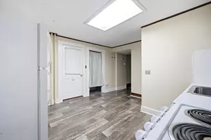 219 Montvale, Woburn, MA 01801 - Photo 19