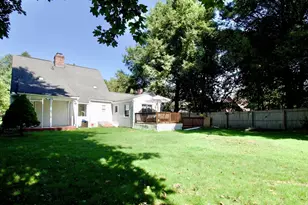 1617 Plumtree Rd, Springfield, MA 01119 - Photo 9