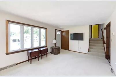 10 Chester Rd, Billerica, MA 01821 - Photo 15