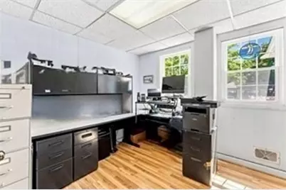 17 Orchard St, New Bedford, MA 02740 - Photo 17