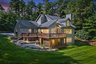 182 High St, Carver, MA 02330 - Photo 1