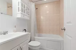 14 Downer Ct, Boston, MA 02122 - Photo 9