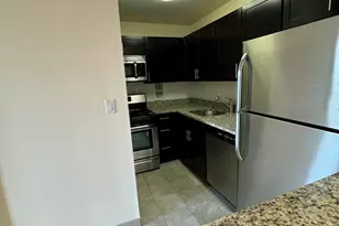 185 Freeman St, Brookline, MA 02446 - Photo 3