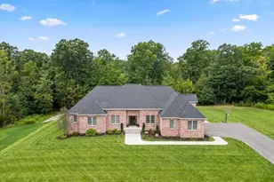 13 Bella Vista Dr, East Longmeadow, MA 01028 - Photo 1
