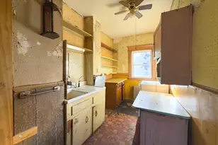 16 Ash St, Fairhaven, MA 02719 - Photo 7