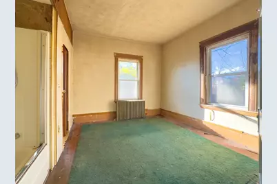 16 Ash St, Fairhaven, MA 02719 - Photo 5