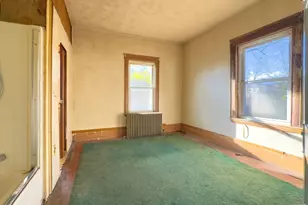 16 Ash St, Fairhaven, MA 02719 - Photo 5