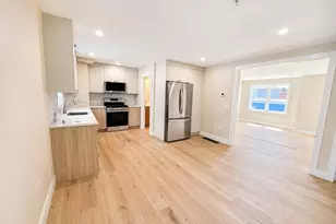 562 Gorham St, Lowell, MA 01852 - Photo 7