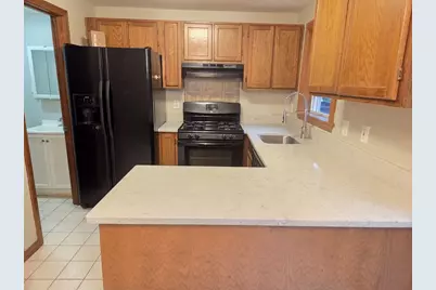 80 Smith St #2A, Lowell, MA 01851 - Photo 5