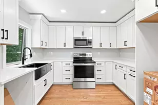 20 Wachusett St, Leominster, MA 01453 - Photo 9