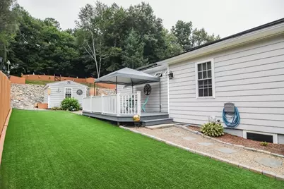 102 Lakeshore Dr, West Brookfield, MA 01585 - Photo 5