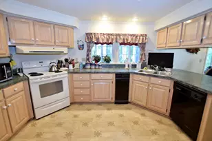 12 Trailwood Dr, Bridgewater, MA 02324 - Photo 11