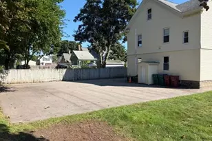 44-46 Starbird St, Lowell, MA 01854 - Photo 5