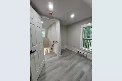 22 Pleasant St, Fitchburg, MA 01420 - Photo 11