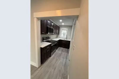 22 Pleasant St, Fitchburg, MA 01420 - Photo 5