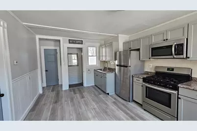 10 Pratt St #1, Salem, MA 01970 - Photo 9