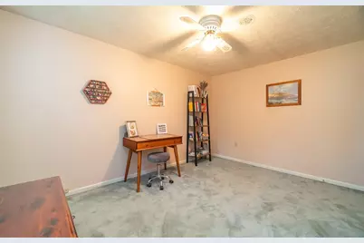 8 Keegan #E, Greenfield, MA 01301 - Photo 17