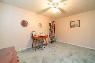 8 Keegan, Greenfield, MA 01301 - Photo 17