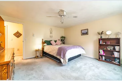 8 Keegan #E, Greenfield, MA 01301 - Photo 15