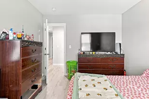 9-11 James St, Holyoke, MA 01040 - Photo 23
