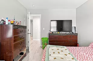 9-11 James St, Holyoke, MA 01040 - Photo 23