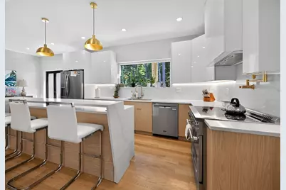 409 Pearl St, Reading, MA 01867 - Photo 7