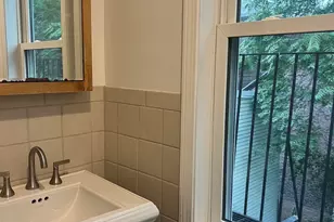 7 Mullins Ct, Cambridge, MA 02141 - Photo 11