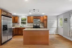 140 Burrage St, Lunenburg, MA 01462 - Photo 9