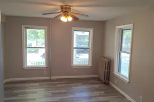 51 View St, Holyoke, MA 01040 - Photo 5