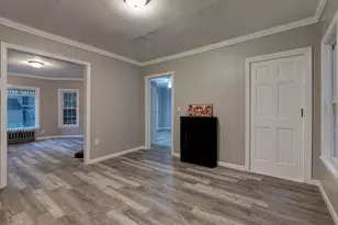 51 View St, Holyoke, MA 01040 - Photo 3