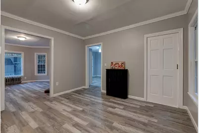 51 View St, Holyoke, MA 01040 - Photo 3