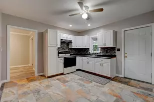 51 View St, Holyoke, MA 01040 - Photo 11
