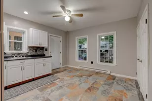 51 View St, Holyoke, MA 01040 - Photo 9