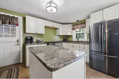 4 Olive Dr, Leominster, MA 01453 - Photo 9