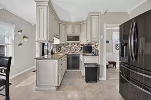 103 B St, Lowell, MA 01851 - Photo 7