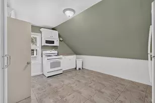 103 B St, Lowell, MA 01851 - Photo 27