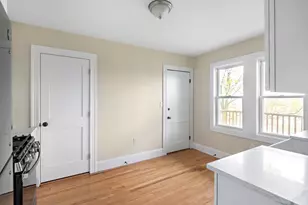 23 Thelma Rd, Boston, MA 02122 - Photo 5