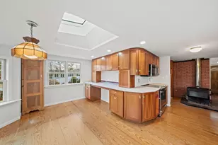 197 Circuit St, Hanover, MA 02339 - Photo 3