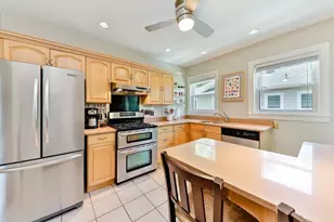 70 Wren St, Boston, MA 02132 - Photo 13