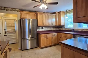 162 June St, Worcester, MA 01602 - Photo 9