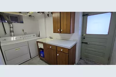 162 June St, Worcester, MA 01602 - Photo 25
