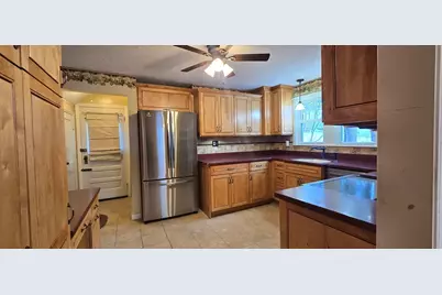 162 June St, Worcester, MA 01602 - Photo 9