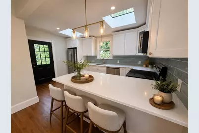 51 Washburn Avenue, Cambridge, MA 02140 - Photo 5