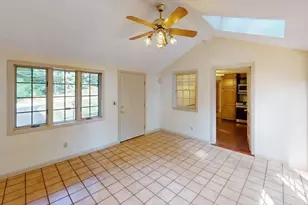 22 Ranlett Ln, Billerica, MA 01821 - Photo 5