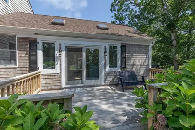 21 Vickers Street, Edgartown, MA 02539 - Photo 3