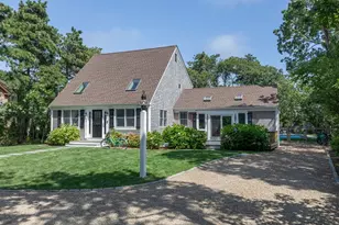 21 Vickers St, Edgartown, MA 02539 - Photo 1