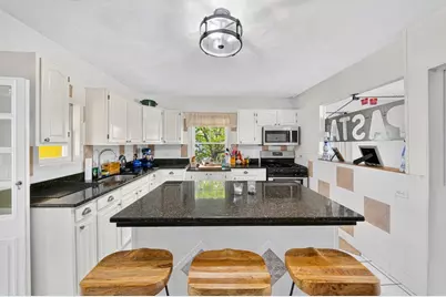 3 Round Hill St, Boston, MA 02130 - Photo 9