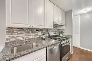 22 Shrewsbury Green Dr, Shrewsbury, MA 01545 - Photo 3