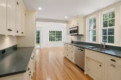 41 Locust Ave, Lexington, MA 02421 - Photo 3